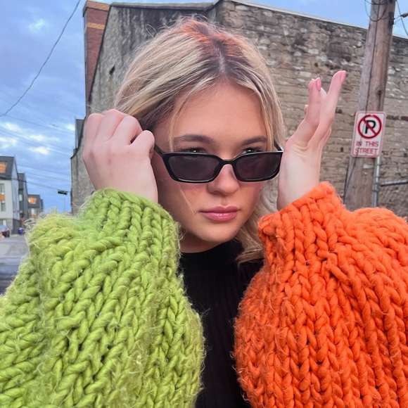 The Jessica Cat-Eye Sunglasses - Picture 3 of 10